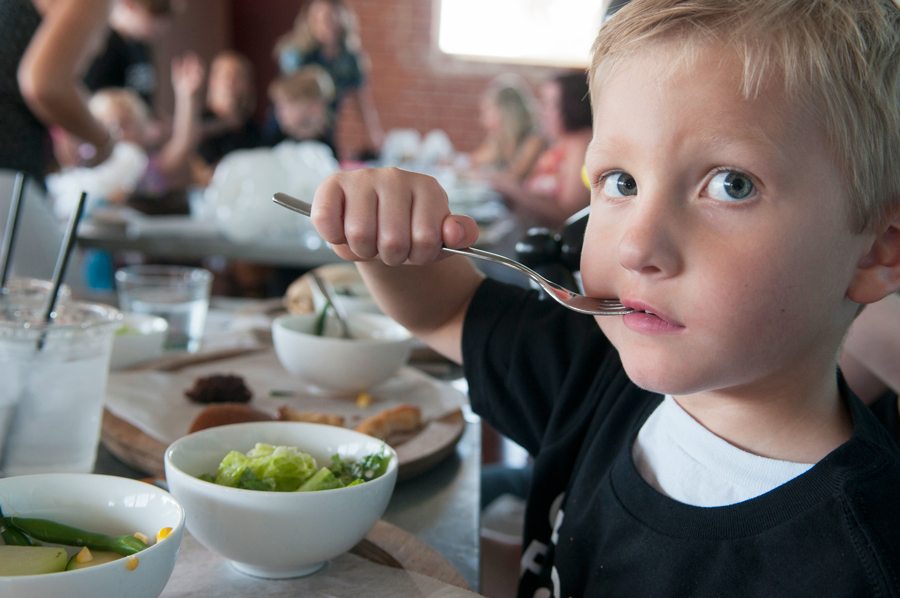 Dining out is easier for AZ families when kids eat free